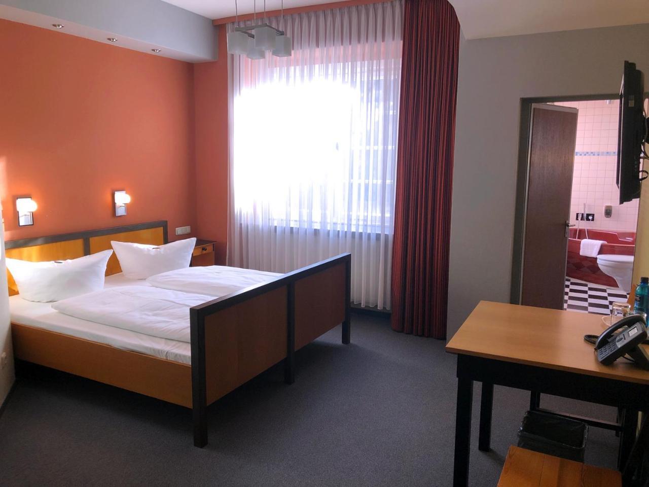 Haus Des Volkes - Das Bauhaushotel Probstzella Екстериор снимка